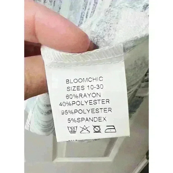 Bloomchic Gray And White Contrast Striped Patchwork Ruffle Sleeve Top Size 14-16 - Picture 5 of 6